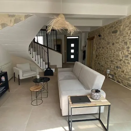 Vila Maison De Village Avec Petite Piscine. *