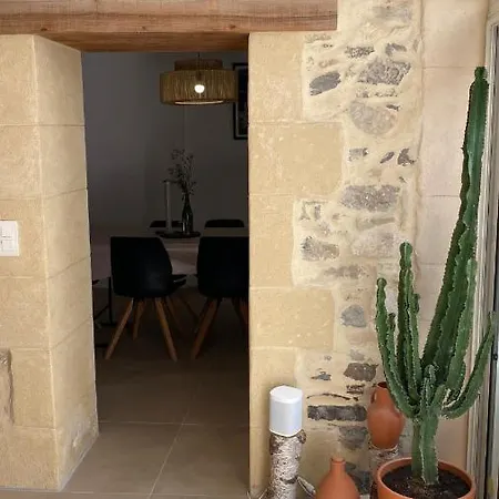 Vila Maison De Village Avec Petite Piscine.